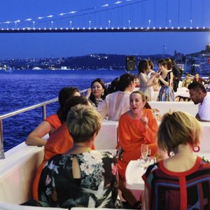 Crucero con Cena y Espectáculo